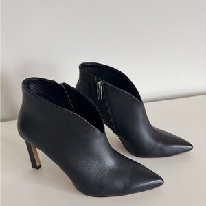 Vince Camuto Black Heeled Booties Size 8.5